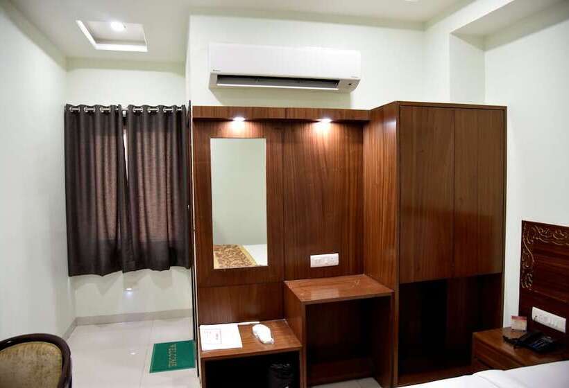Номер Deluxe, Simran Pride, Raipur