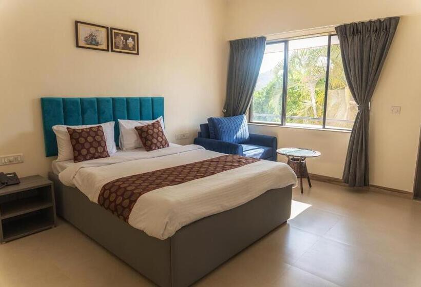 اتاق لوکس, Girivihar Holiday Club   Pure Veg