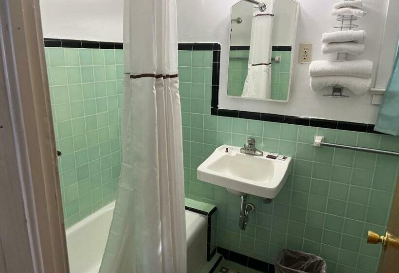 اتاق استاندارد, Holiday Motel