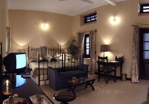 Люкс, Gajner Palace Heritage By Hrh Group Of Hotels