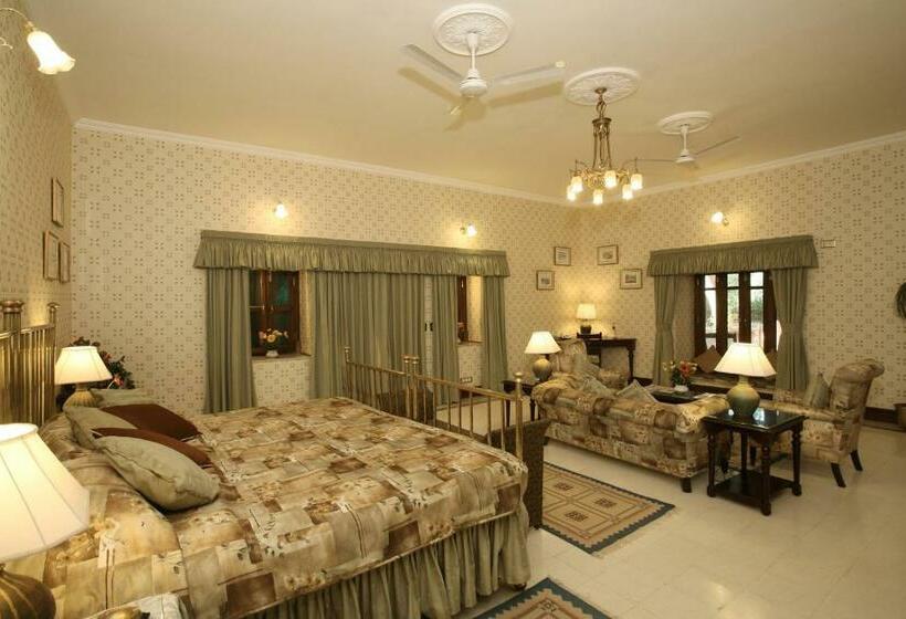 Люкс, Gajner Palace Heritage By Hrh Group Of Hotels