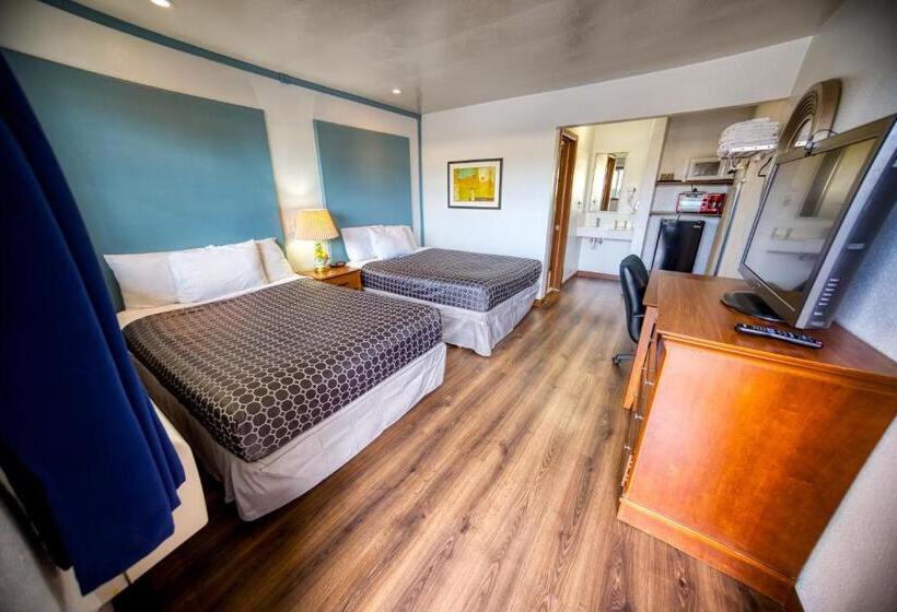 Номер Стандарт 2 Двуспальные Кровати, Budget Inn