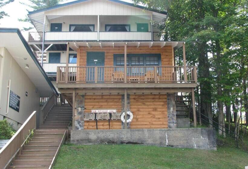 Хижина, Pine Knoll Hotel Lakeside Lodge & Cabin