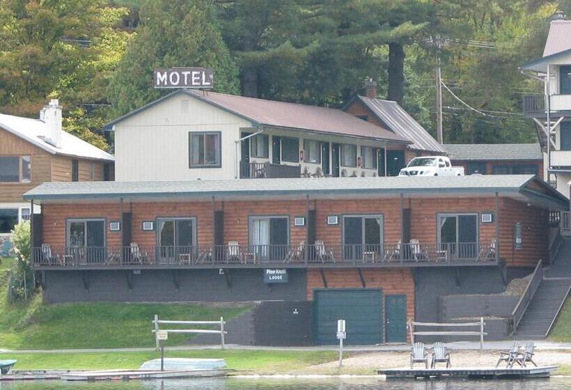 Номер Стандартный Кровать Куин, Pine Knoll Hotel Lakeside Lodge & Cabin