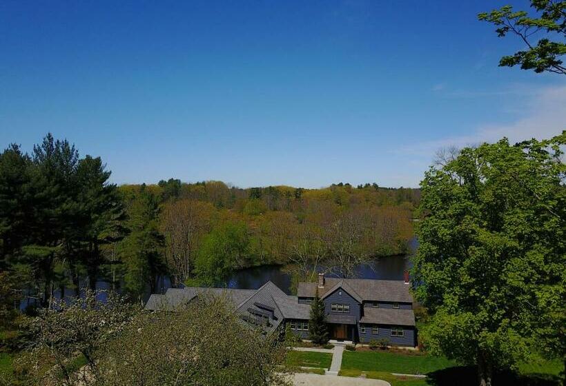 Люкс Кровать Кинг, Riverhouse