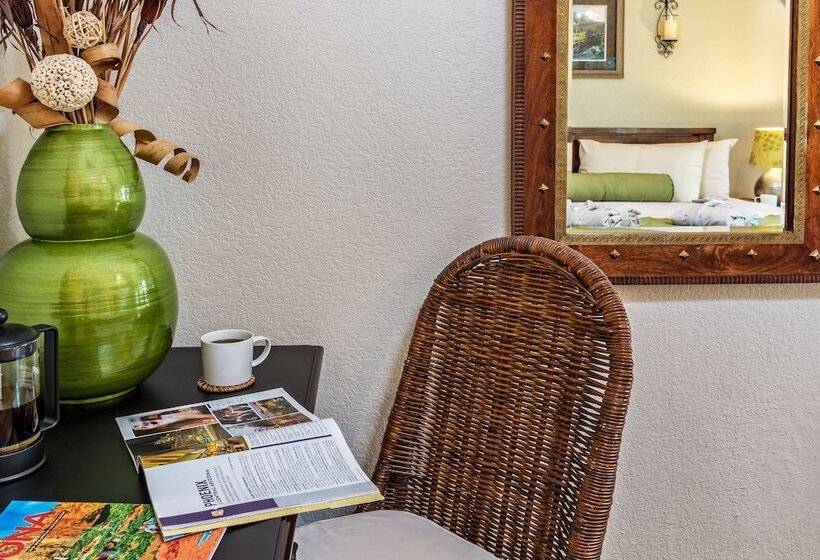Номер Премиум, Sheridan House Inn  Adult Only Accommodation