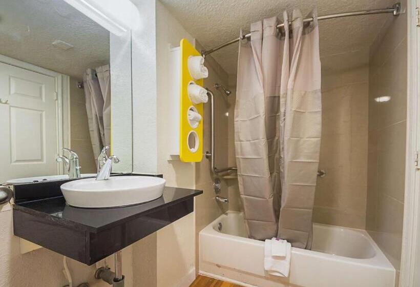 Номер Стандарт Кровать Кинг Адаптированный для Инвалидов, Motel 6 Garland, Tx   Northeast Dallas