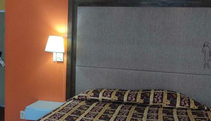 חדר סטנדרט עם מיטת קינג, Friendship Motor Inn