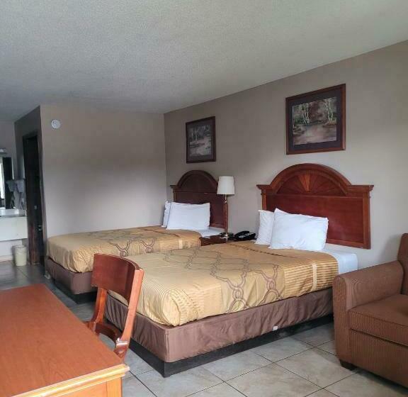 带2个双人床的标准工作室, Highland Inn Denham Springs Baton Rouge East