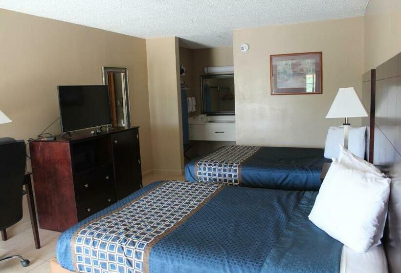 带2个双人床的标准工作室, Highland Inn Denham Springs Baton Rouge East