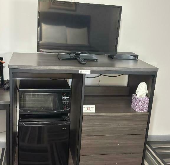Номер Стандарт 2 Двуспальные Кровати, Relax Inn  Saginaw
