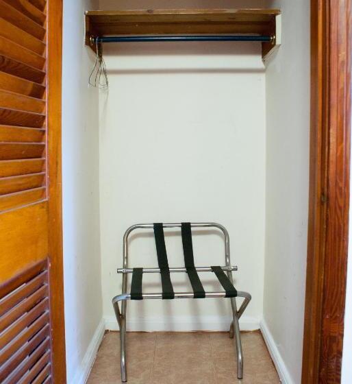 Номер Стандарт, Nassau Holiday Motel