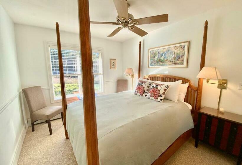 اتاق لوکس, Otter's Pond Bed And Breakfast