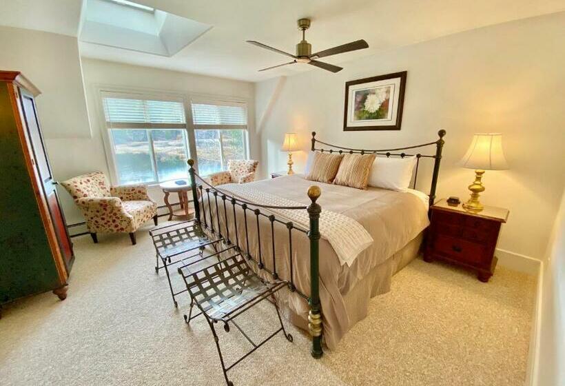 اتاق لوکس با تخت بزرگ, Otter's Pond Bed And Breakfast