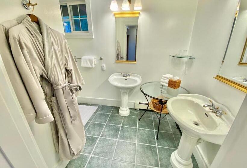 اتاق لوکس با تخت بزرگ, Otter's Pond Bed And Breakfast