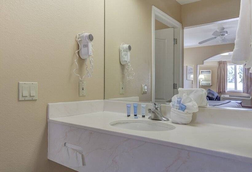 스위트, Shasta Pines Motel & Suites