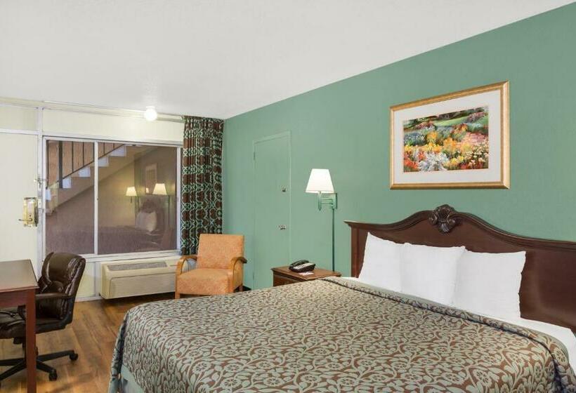 스탠다드 룸 킹사이즈 침대, Travelodge By Wyndham Fort Myers North