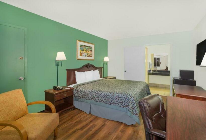 장애인을 위한 킹사이즈 침대 스탠다드 룸, Travelodge By Wyndham Fort Myers North