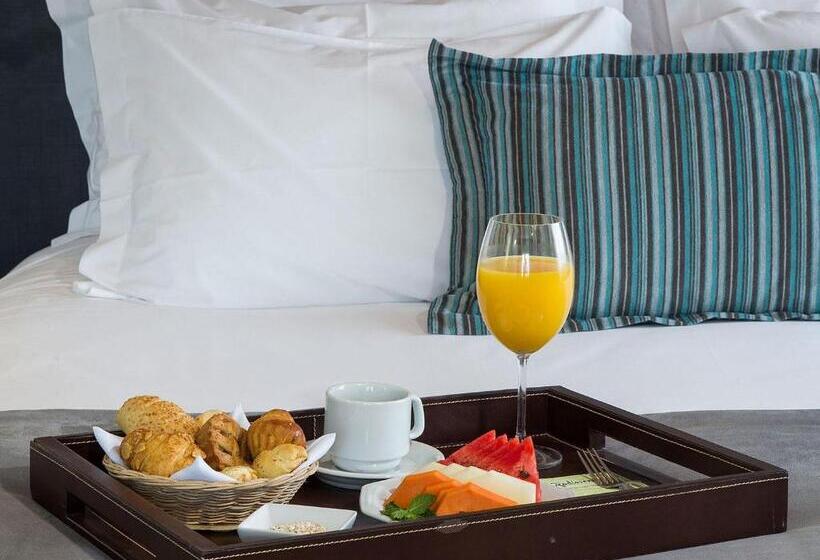 غرفة قياسية سرير كينج, Radisson Hotel Hauppauge Long Island