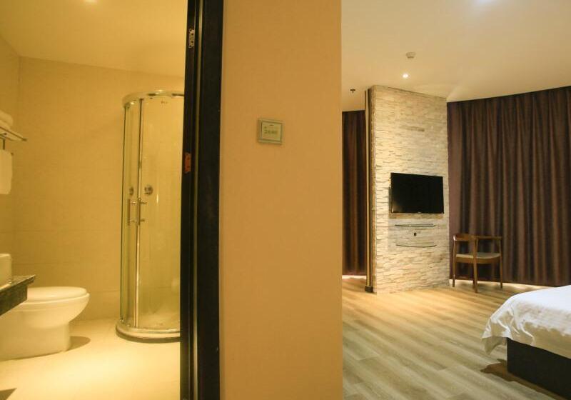 Номер Стандарт Трехместный, Greentree Inn Shandong North Weihai Station North International Bathing Beach Business