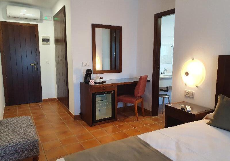 Номер Стандарт с Балконом, Ic Hoteles   Restaurante Casa García Almonaster La Real
