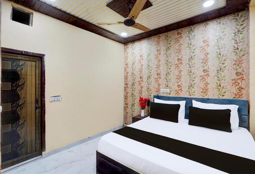Трехместный Номер Классика, Oyo Hotel Gala
