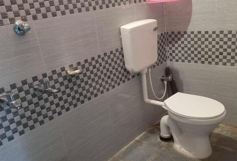 Трехместный Номер Классика, Oyo Kunika Guest House