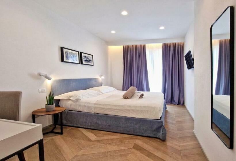 اتاق استاندارد با بالکن و چشم‌انداز دریا, Villa Elsa