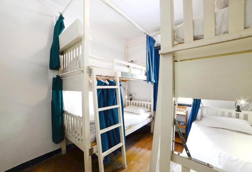 سرير فى غرفة مشتركه, Chengdu Mix Hostel Courtyard Poshpacker