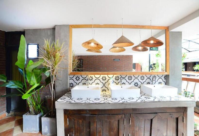 سرير فى غرفة مشتركه, Chengdu Mix Hostel Courtyard Poshpacker