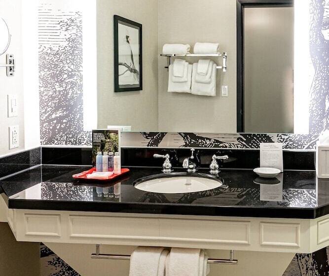 Suíte Júnior, Williamsburg Lodge, Autograph Collection