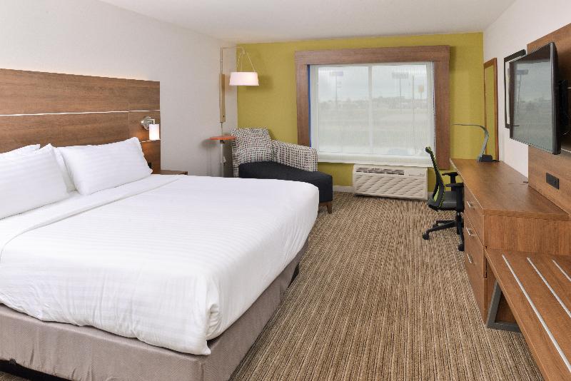 Номер Стандарт Кровать Кинг Адаптированный для Инвалидов, Holiday Inn Express & Suites   Ogallala, An Ihg