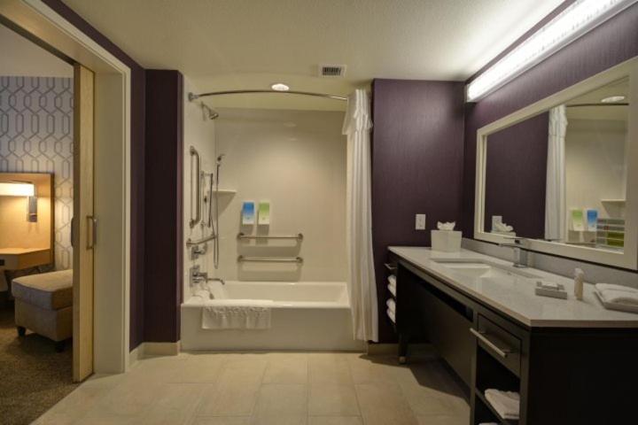 스위트 킹사이즈 침대, Home2 Suites By Hilton Livermore
