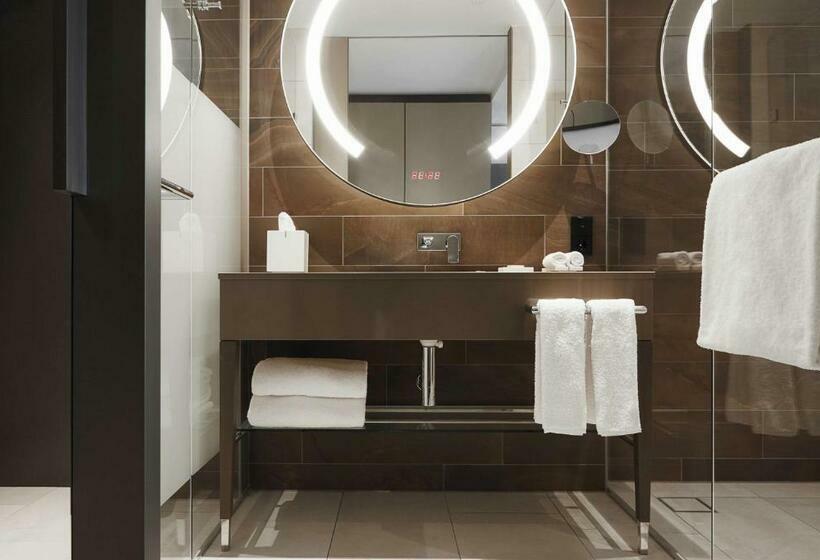 Standard Room King Size Bed, Hyatt Regency Amsterdam