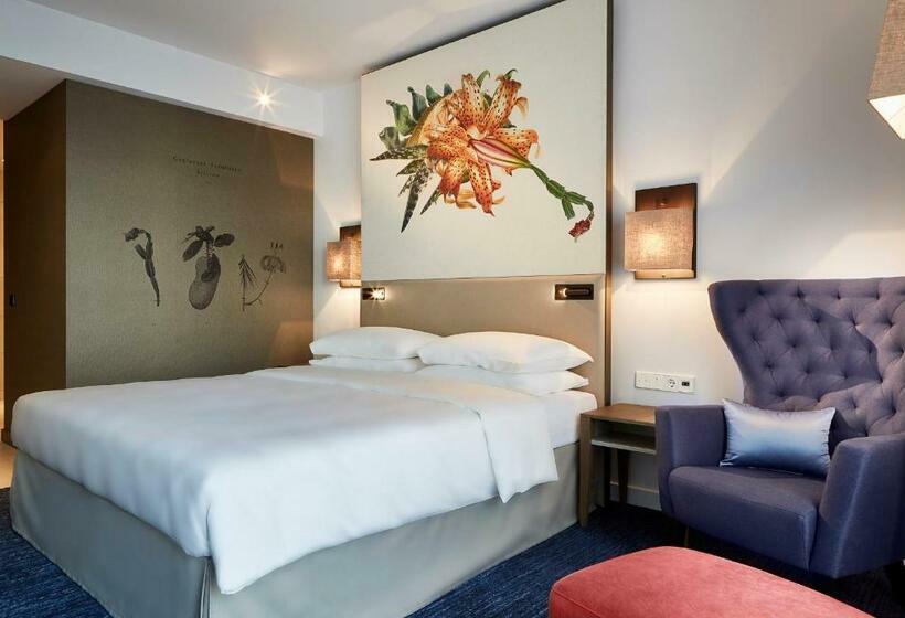 Club Room King Bed, Hyatt Regency Amsterdam