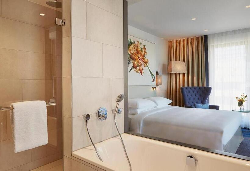 Deluxe Room King Size Bed, Hyatt Regency Amsterdam