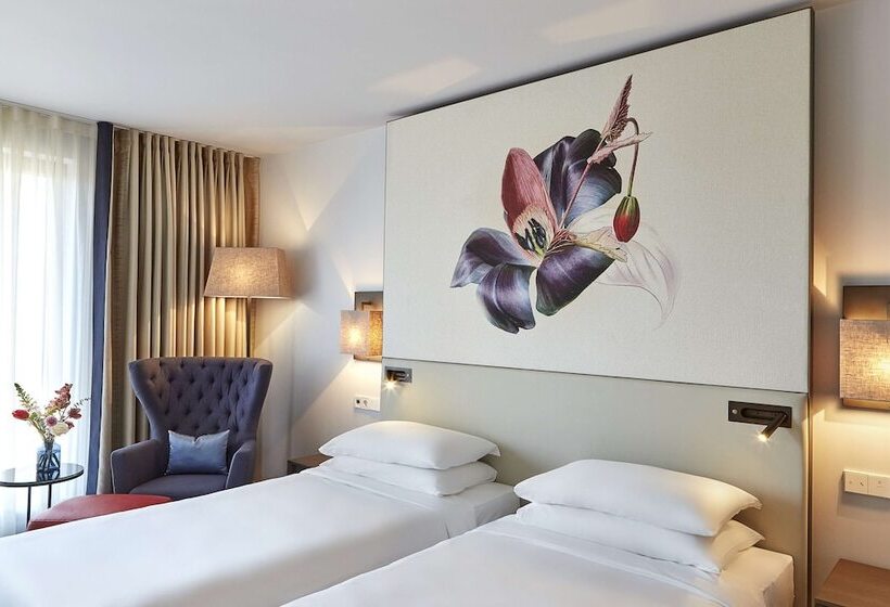Standard Room, Hyatt Regency Amsterdam