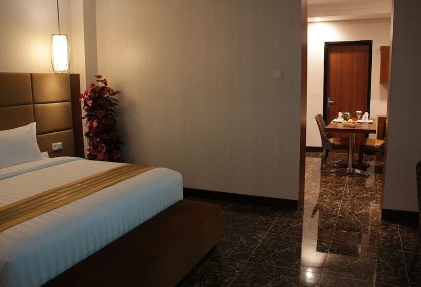 Люкс, Atrium Premiere Hotel Cilacap