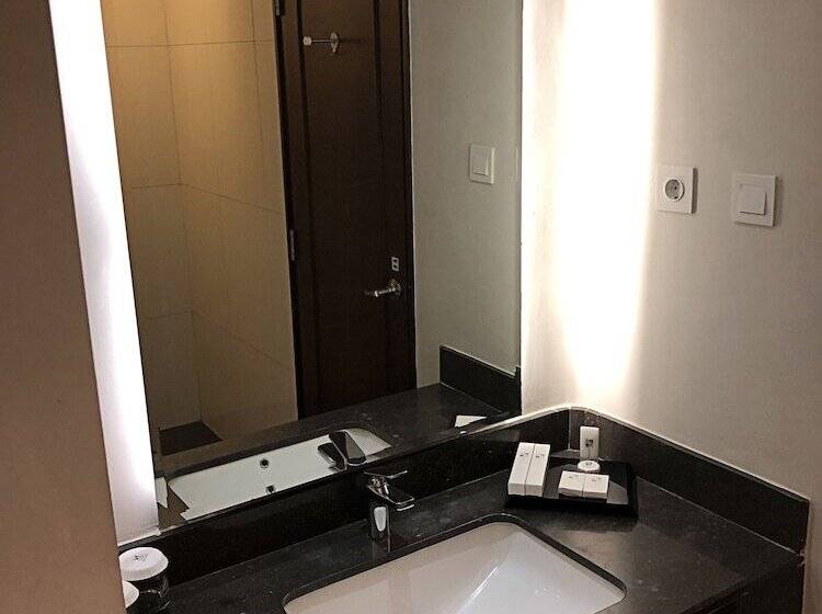 Номер Deluxe, Swiss Belhotel Bogor
