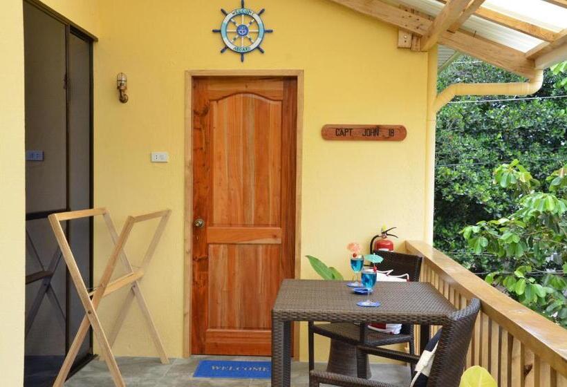 Семейный Номер, Captains Lodge And Bar