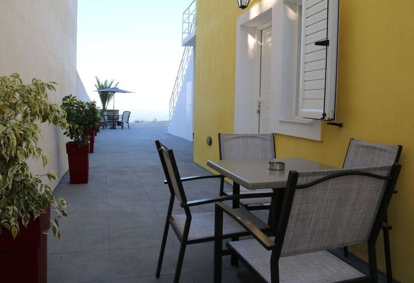 Habitación Triple Estándar, Villa Libertad