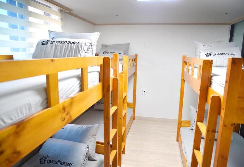 تختخواب در اتاق مشترک, 24 Guesthouse Suncheon