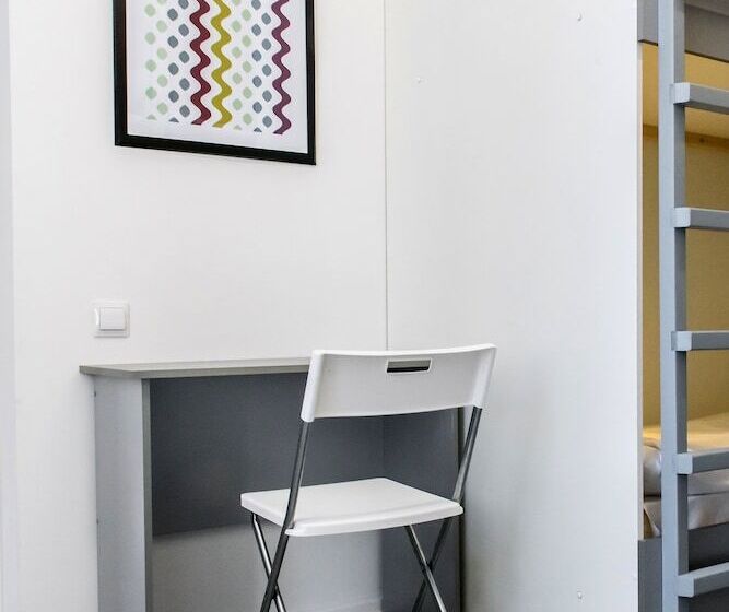 공동 객실, Shukhov Hostel
