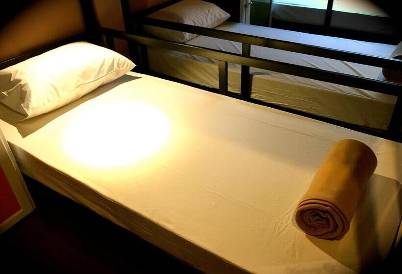 اتاق خانوادگی, Urban Hostel Bangkok