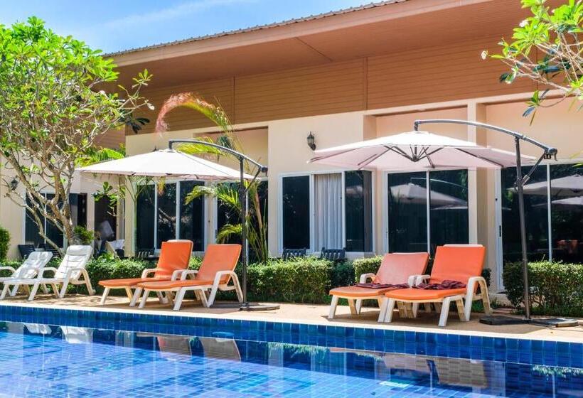스탠다드 룸 풀장 전망, Cascades Resort
