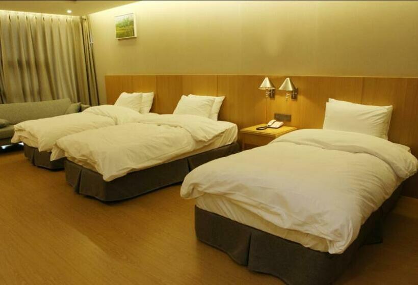 Номер Стандарт Трехместный, J Square Hotel And Wedding