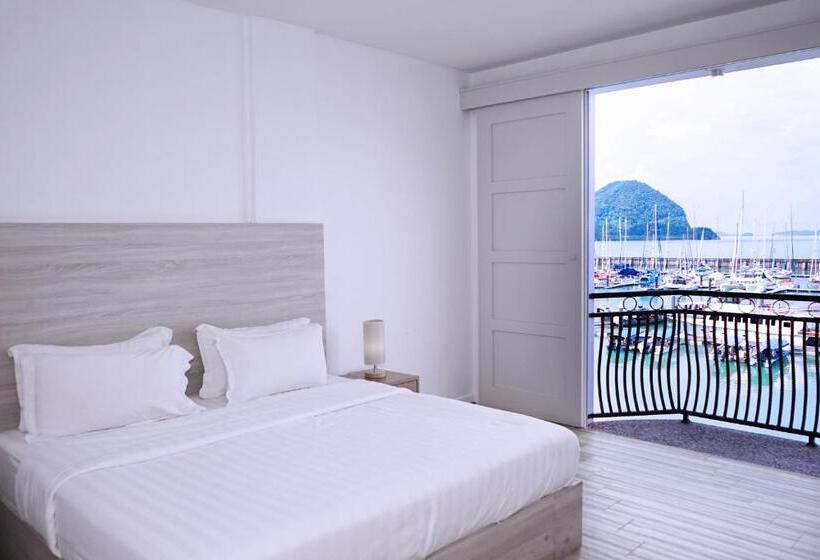 اتاق لوکس با تخت بزرگ, Ramada By Wyndham Langkawi Marina
