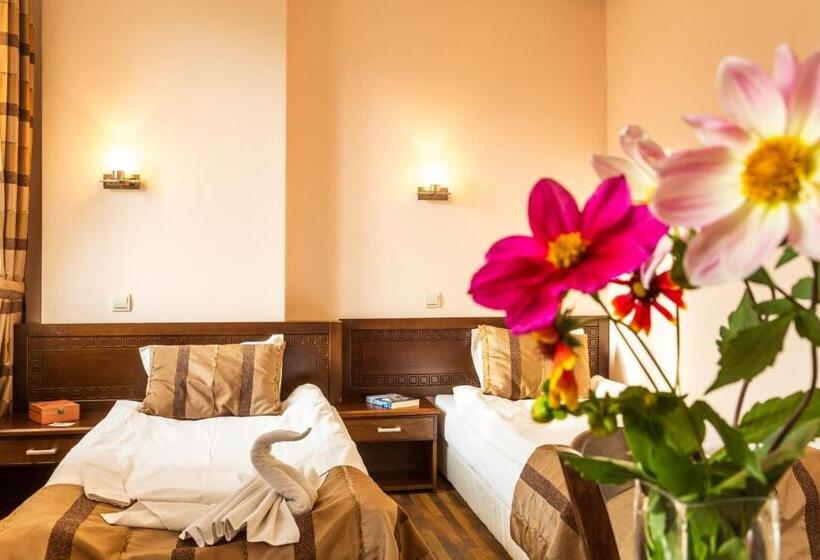 Номер Стандарт, Family Hotel Teteven
