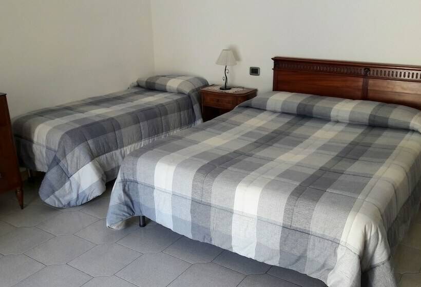 اتاق استاندارد سه نفره, Agriturismo La Lobra
