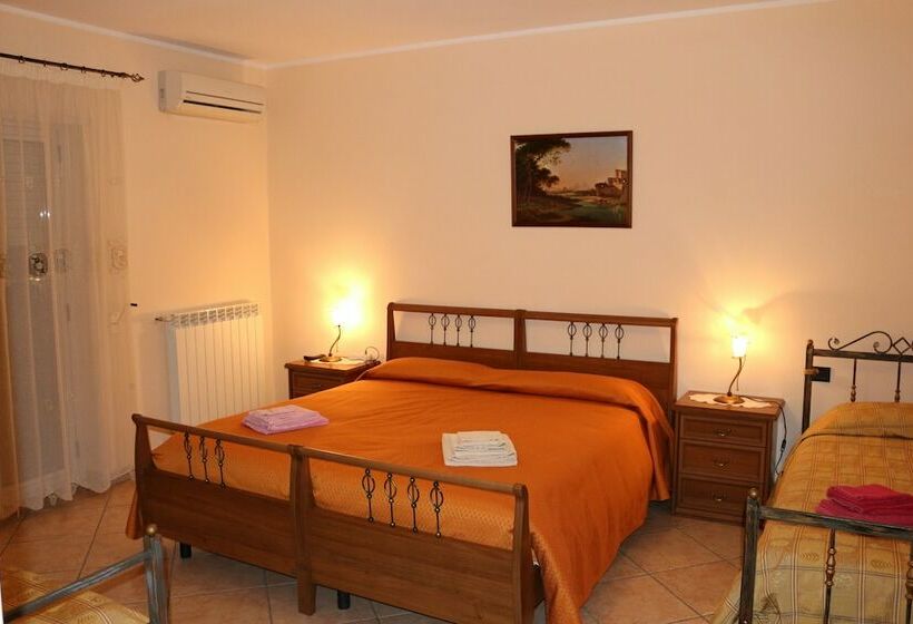 Четырехместный Номер Стандарт с Балконом, B&b Esperança